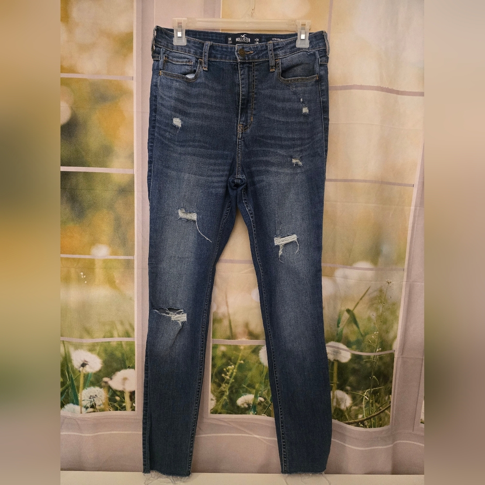 Hollister Ultra High-Rise Distressed Skinny Jeans – Size 9R (29x29)